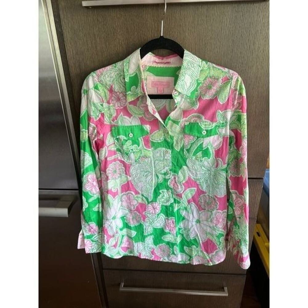 Lilly Pulitzer blouse resort fit size small